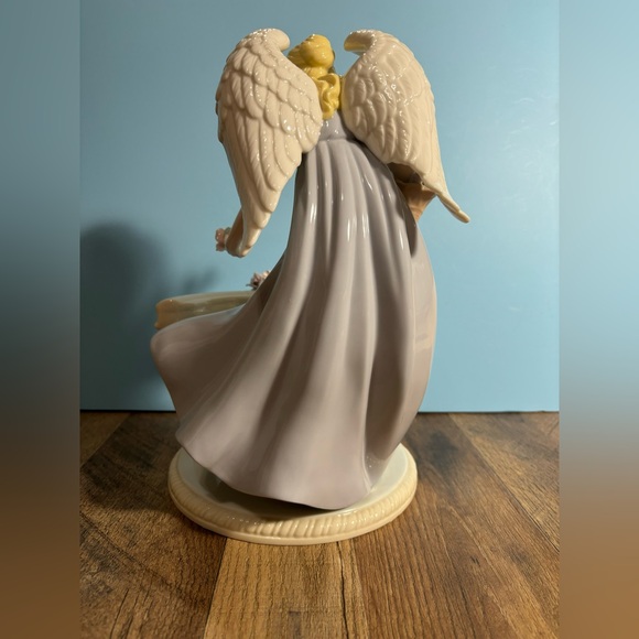 Porcelain Angel 2005 Hand Painted Balustrade Flowers Members Mark New Open Box - Picture 3 of 7